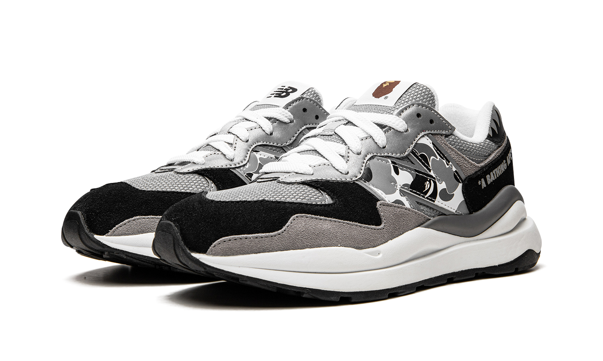 57/40 "Bape x New Balance" M5740BAP