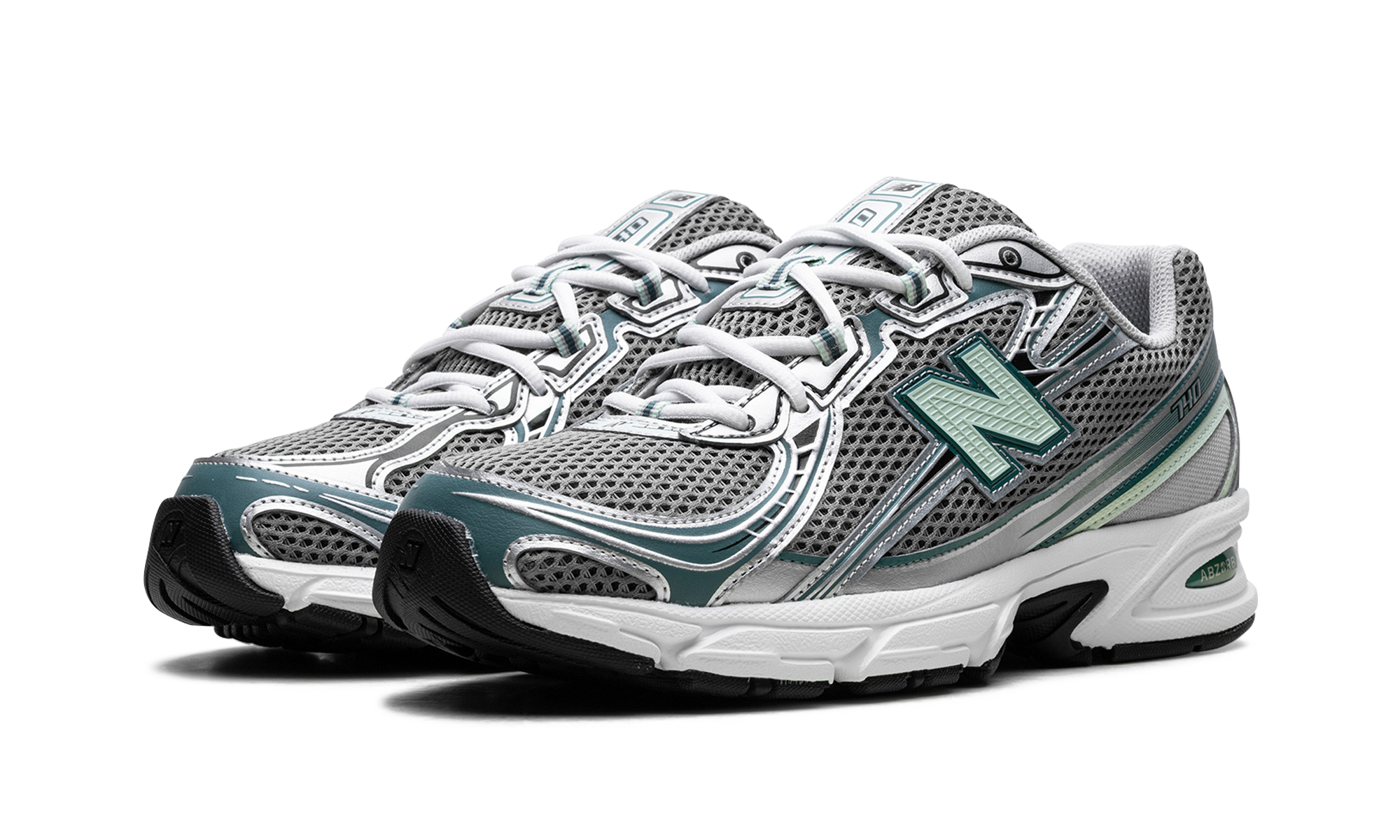 740v2 "Silver Metallic New Spruce" U740NC2