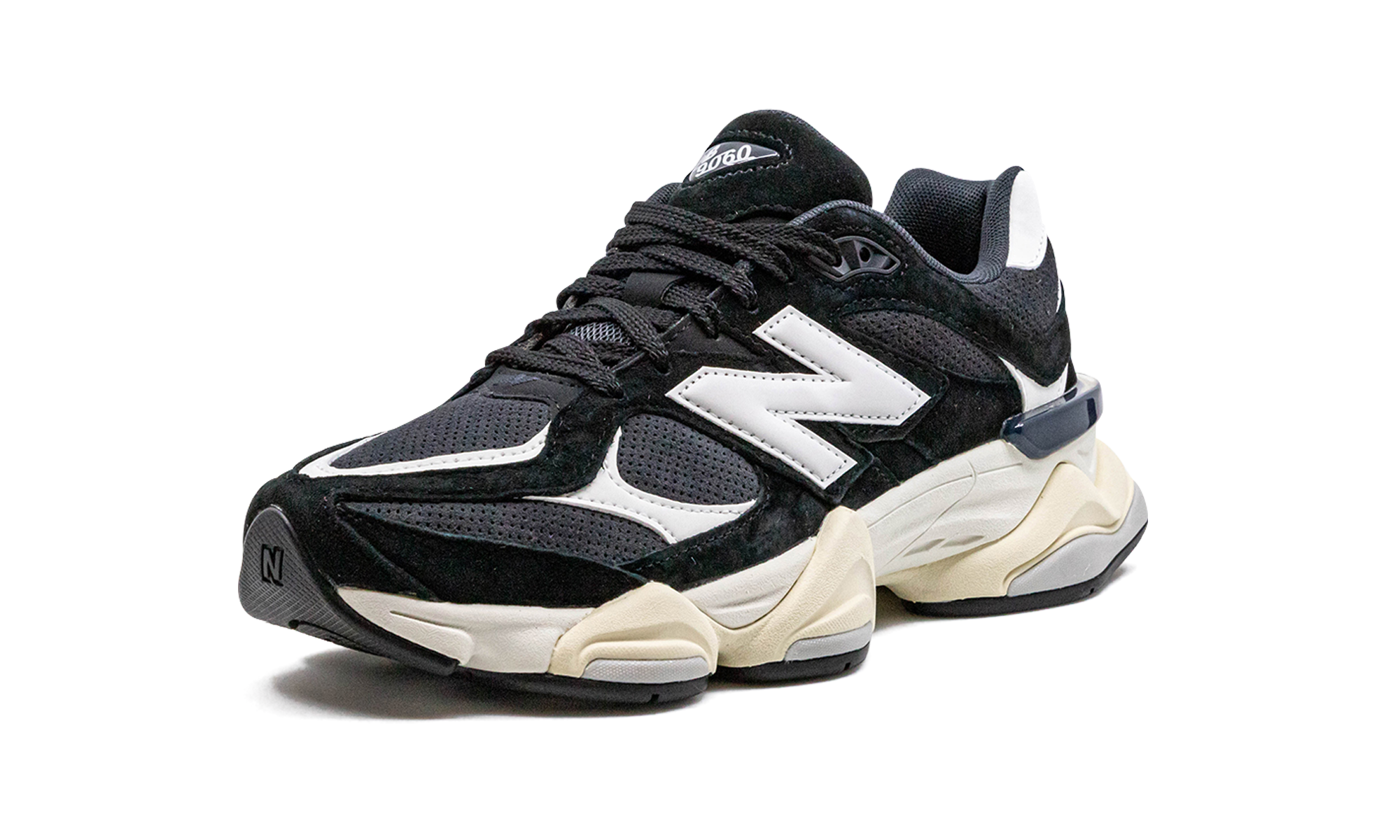 9060 "Black / White" U9060AAA