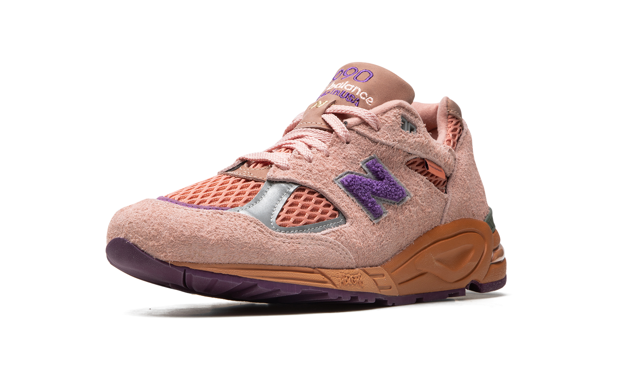 990 V2 "Salehe Bembury - Sand Be The Time" M990SB2