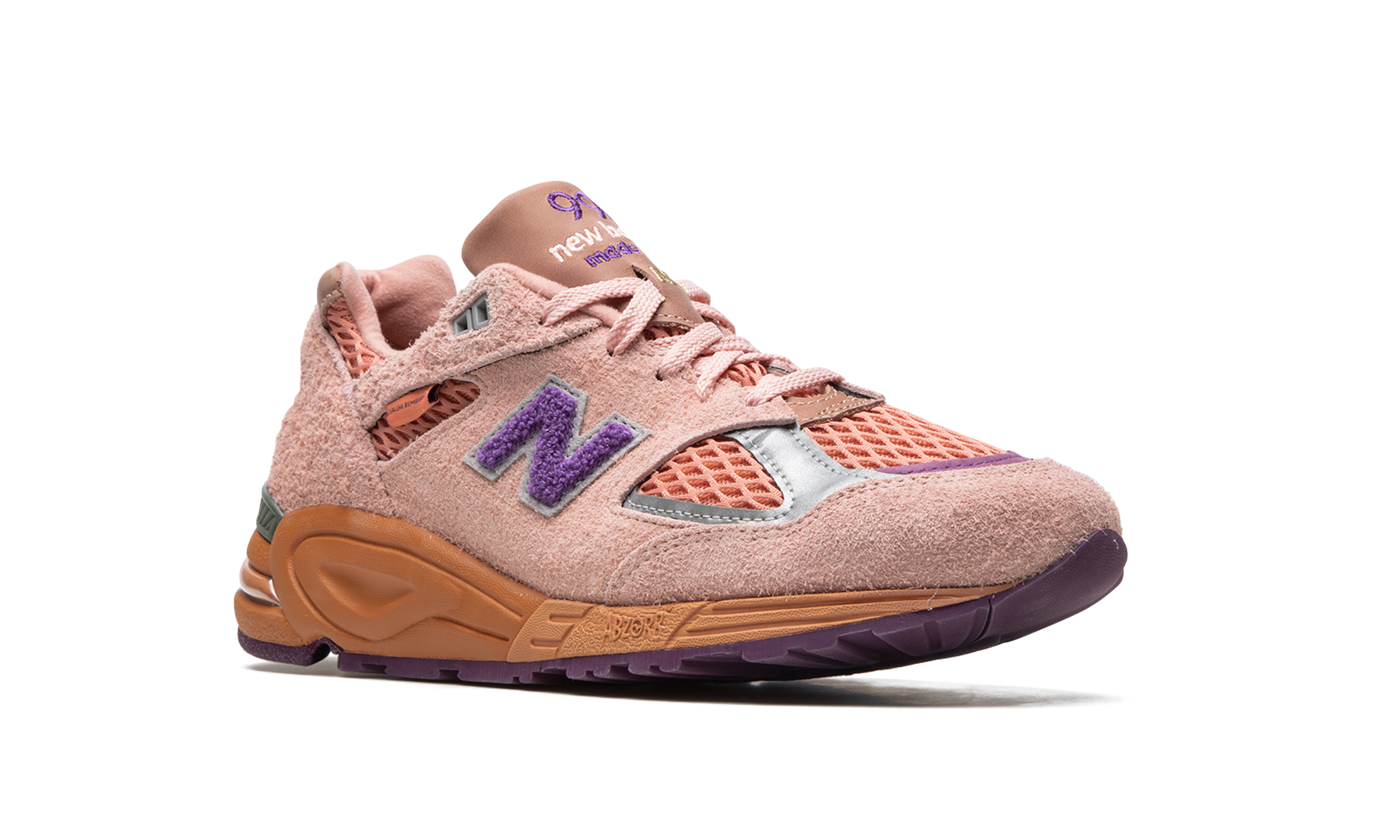 990 V2 "Salehe Bembury - Sand Be The Time" M990SB2